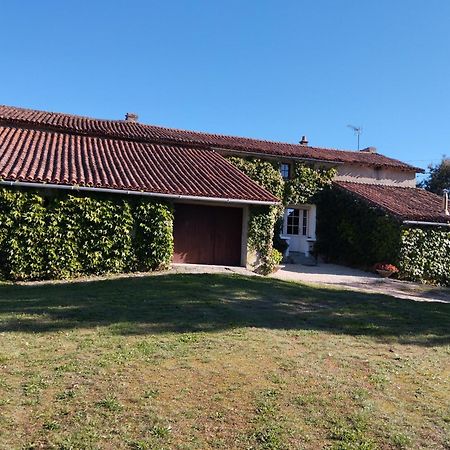 Maison Au Calme Avec Vue Etang Clesse  Exterior photo