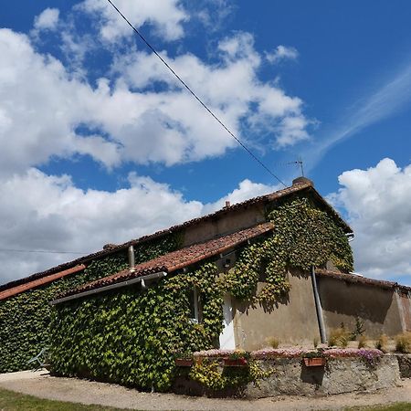 Maison Au Calme Avec Vue Etang Clesse  Exterior photo
