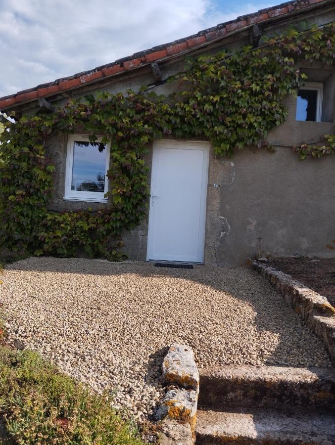 Maison Au Calme Avec Vue Etang Clesse  Exterior photo